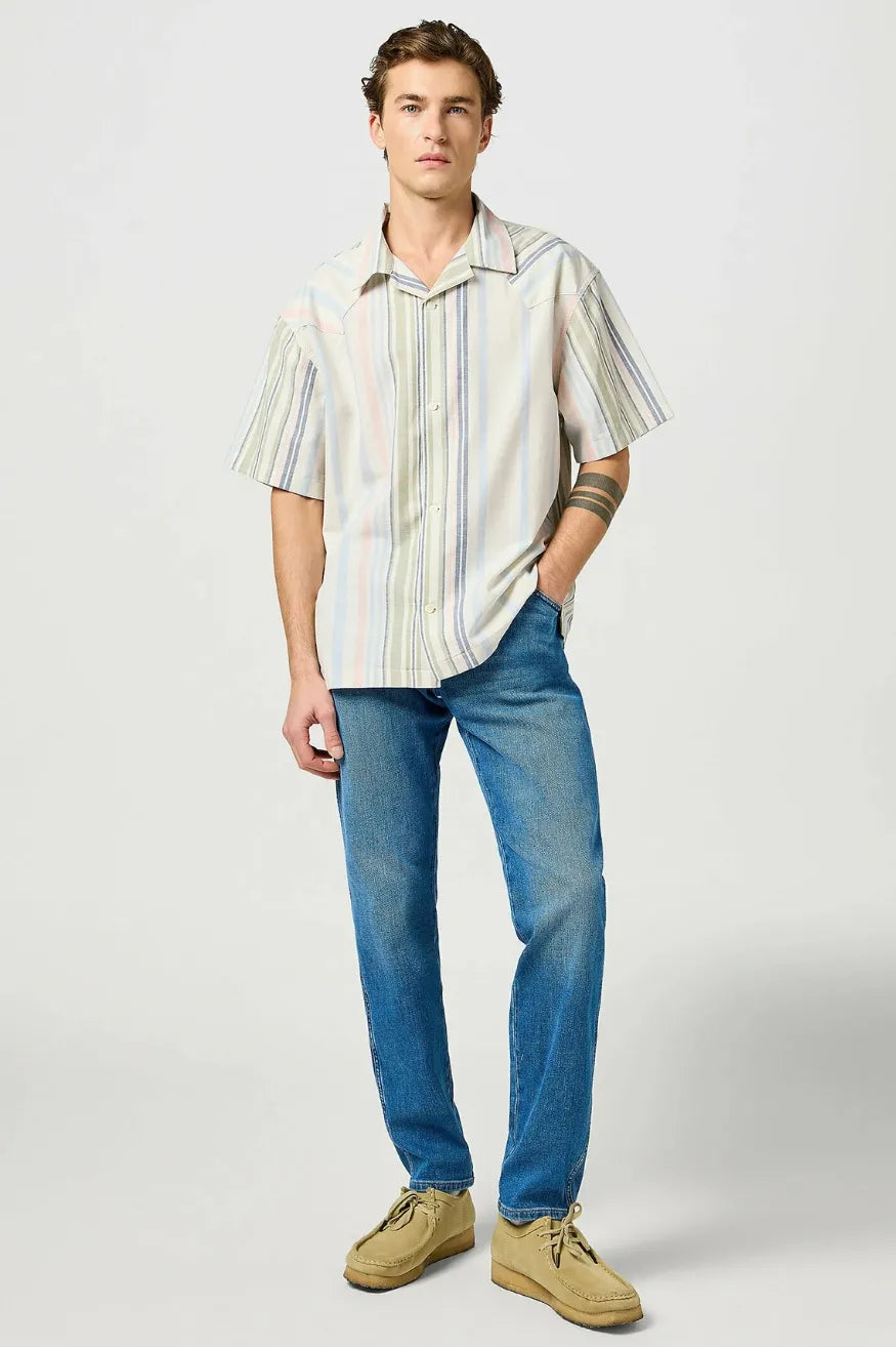 Wrangler Pantalón Vaquero Hombre River Bedazzled Azul Who killed Bambi?